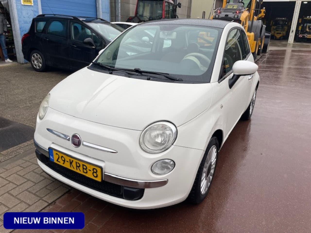 Fiat 500 - 1.2 Lounge Automaat 135.834km NAP Panoramadak Leuke auto met een airco. Boekjes zijn aanwe - AutoWereld.nl