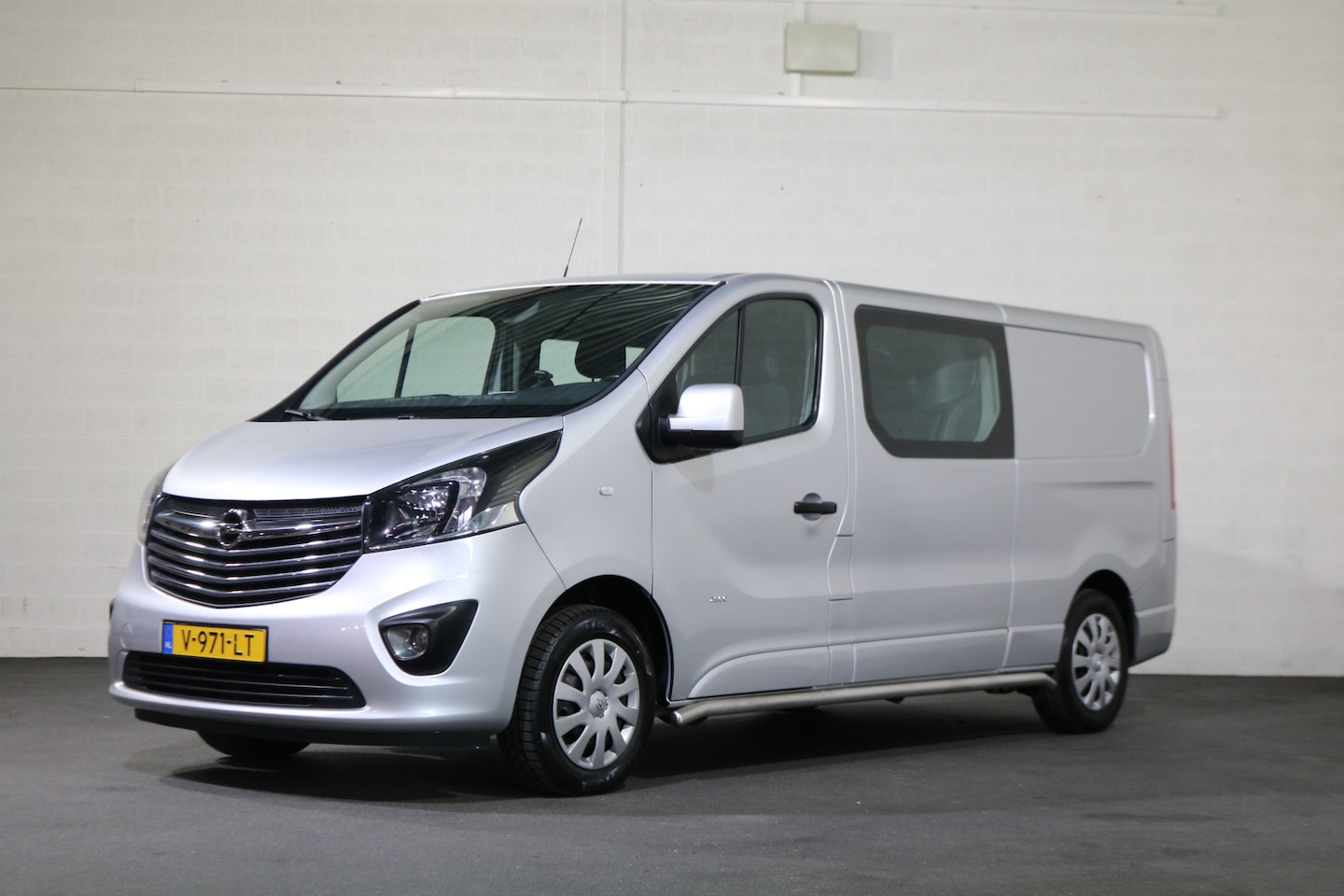 Opel Vivaro - 1.6 CDTI L2H1 DC Sport 1.6 CDti 125pk L2 H1 DC Sport - AutoWereld.nl