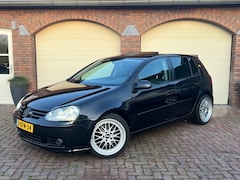 Volkswagen Golf - 2.0 FSI Sportline