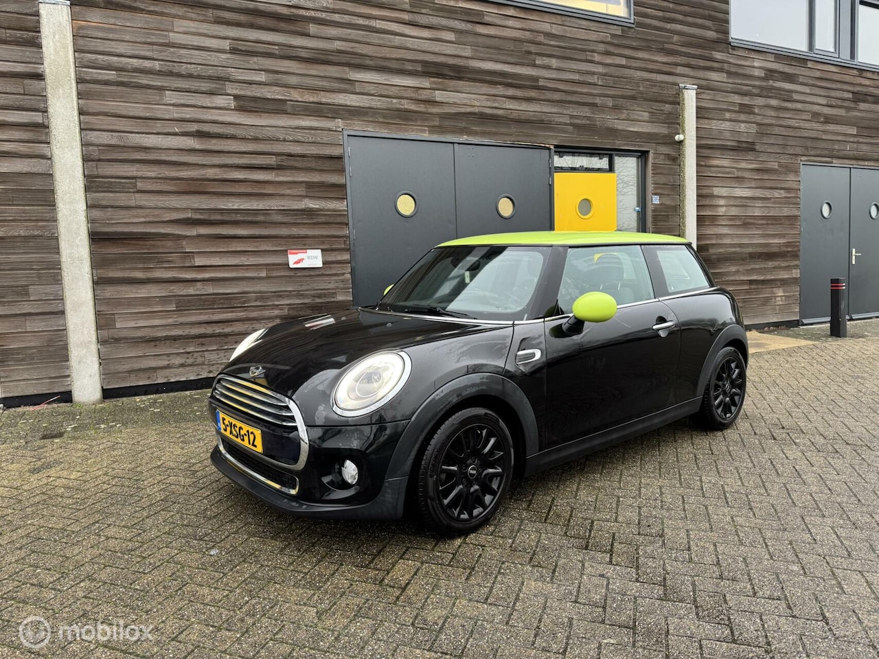 MINI Cooper - Mini 1.5 First Born nieuwstaat van 1e eigenaar - AutoWereld.nl