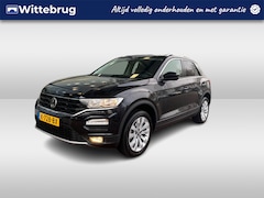 Volkswagen T-Roc - 1.5 TSI Style DSG/ Metallic/ Digitale Cockpit/ Do glas / Camera/ Climatronic/ Navi/ Parkee