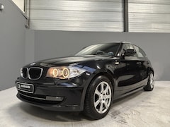 BMW 1-serie - 116i High Executive Trekhaak|Xenon|Youngtimer|Navigatie