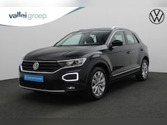 Volkswagen T-Roc - 1.5 TSI 150PK DSG Sport | Trekhaak | Beats | Camera | Navi | Parkeersensoren voor/achter |