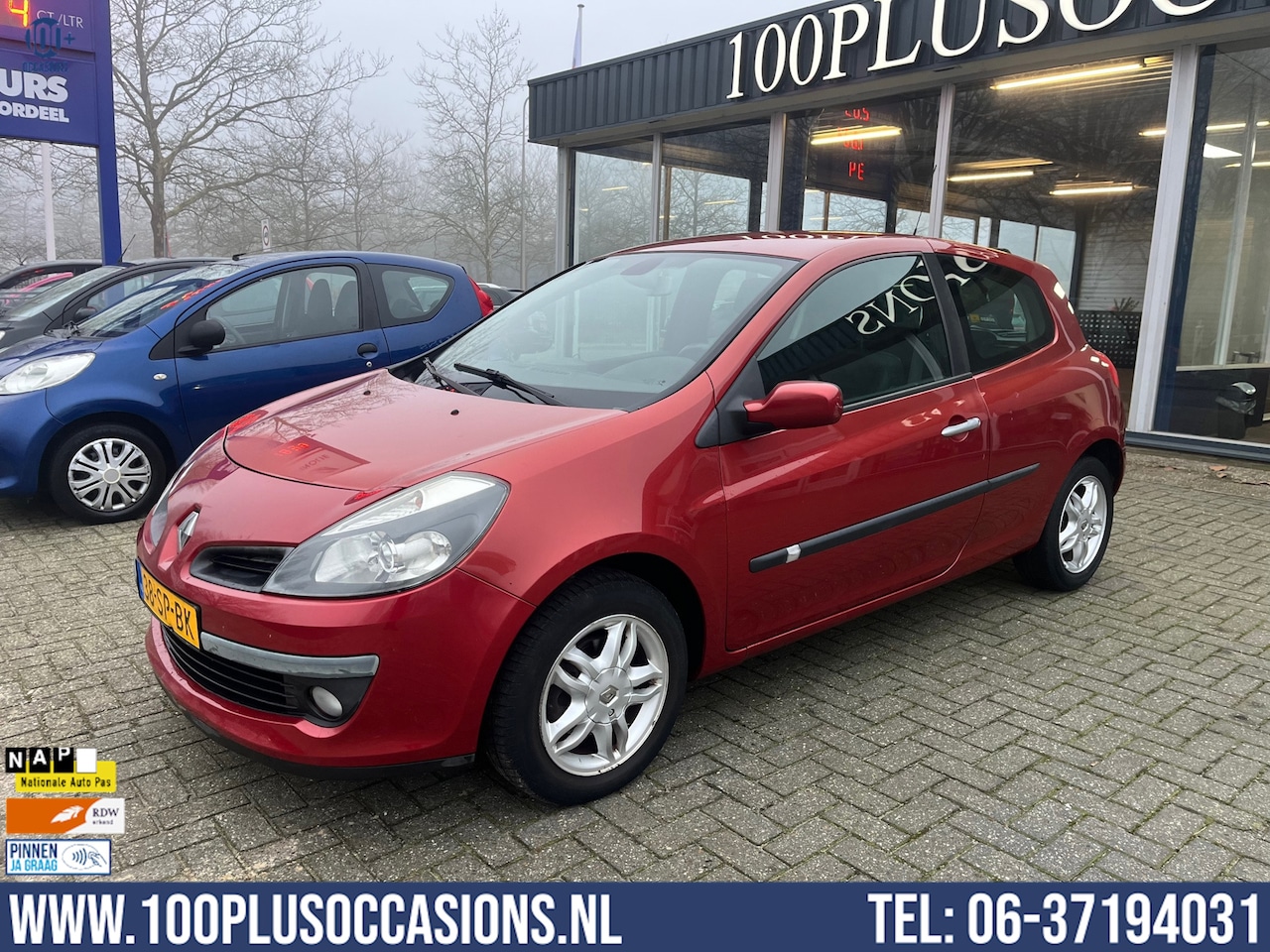 Renault Clio - 1.4-16V Dynamique Luxe 1.4-16V Dynamique Luxe NIEUWE APK, LEES ADVERTENTIE - AutoWereld.nl