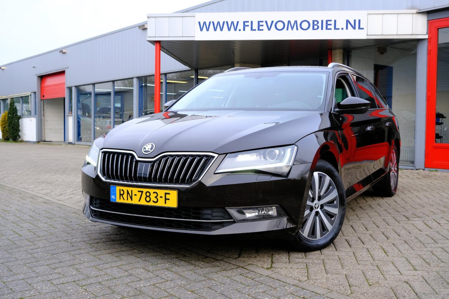 Skoda Superb Combi - 1.6 TDI Greenline Business Xenon|Navi|Clima|Apple CarPlay|LMV - AutoWereld.nl