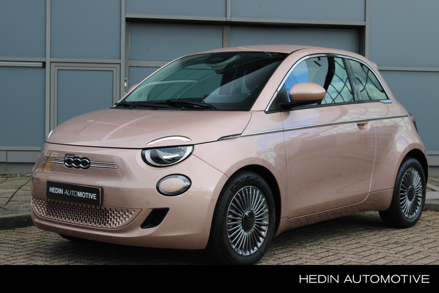 Fiat 500 - Urban 42 kWh 118pk | €8.594 DEMO KORTING | Draadloos Apple CarPlay / Android Auto | Stoelv - AutoWereld.nl