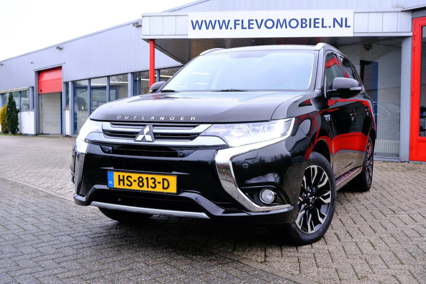 Mitsubishi Outlander - 2.0 PHEV instyle Aut. Leder|Navi|Clima|Cam|LED - AutoWereld.nl