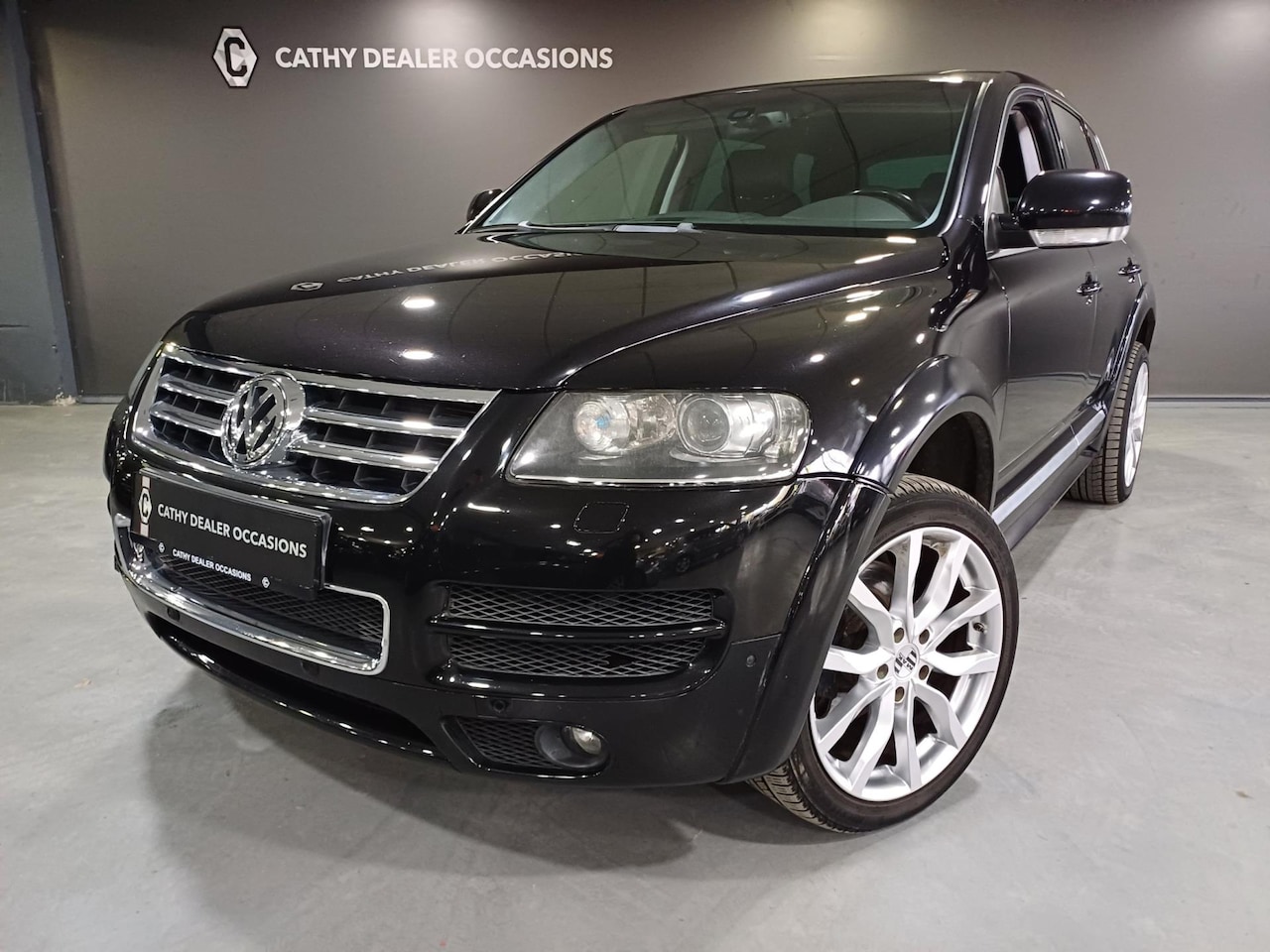 Volkswagen Touareg - 6.0 W12 Sport Edition Automaat Youngtimer Full Options - AutoWereld.nl