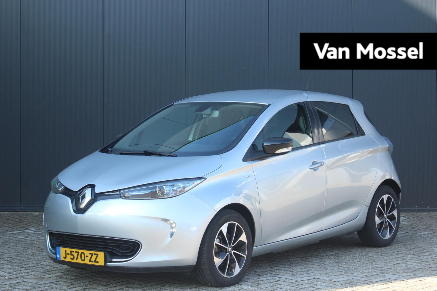 Renault Zoe - R110 Iconic 41 kWh (ex Accu) | Navigatie | Climate Control | Lederenbekleding & Stoelverwa - AutoWereld.nl