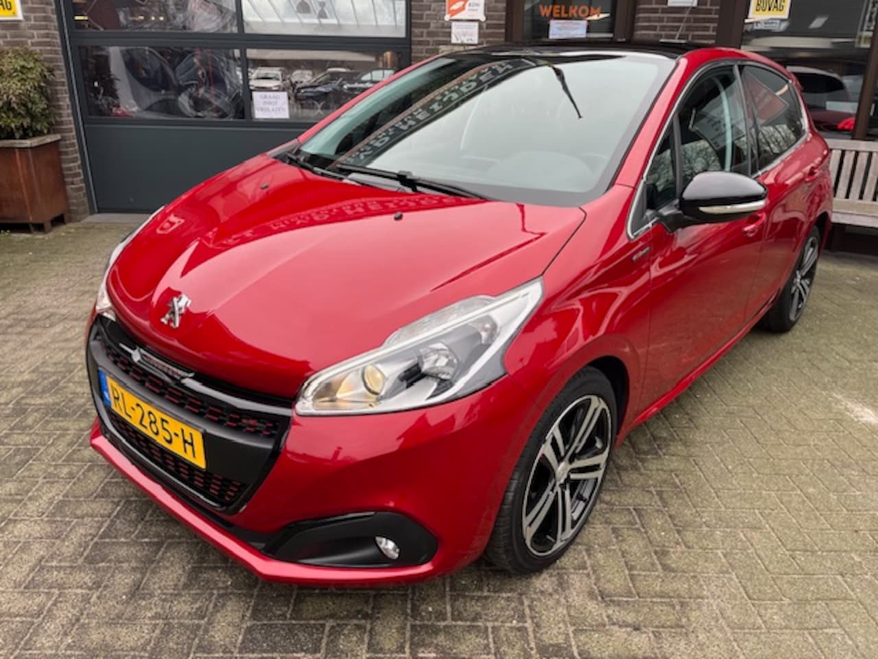 Peugeot 208 - 1.2 PureTech GT-Line AUTOMAAT - AutoWereld.nl