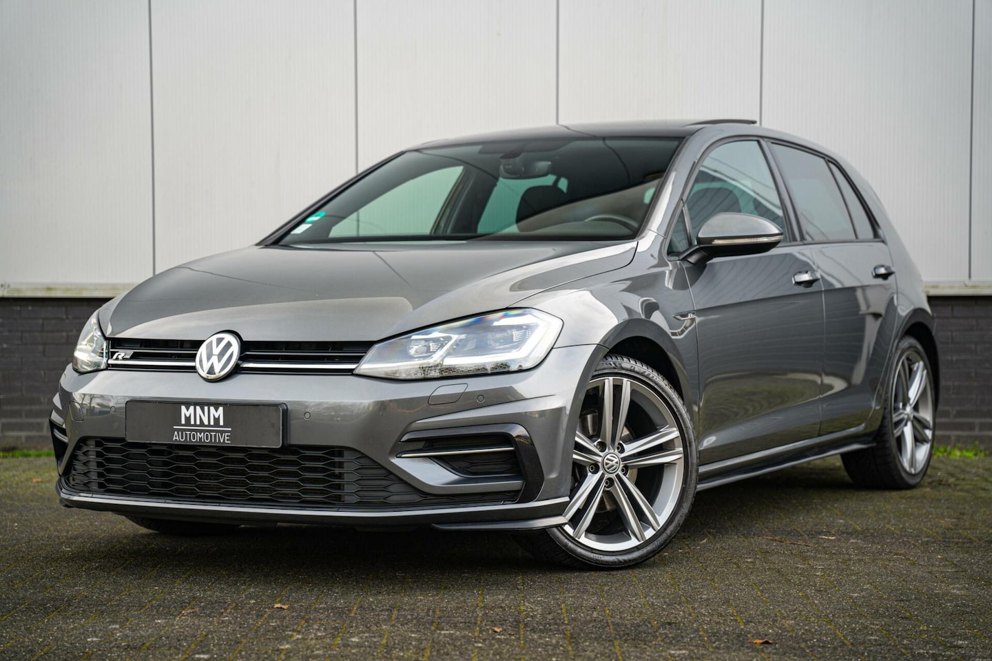 Volkswagen Golf - 1.5 TSI Highline R-Line |Pano|Virtual|Camera - AutoWereld.nl