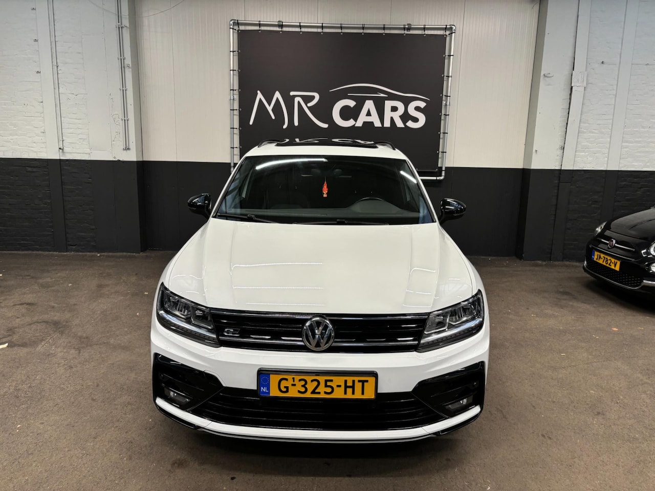 Volkswagen Tiguan - 1.5 TSI ACT Highline Business R digital/pano/vol option - AutoWereld.nl