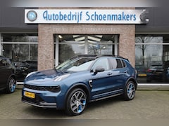 Lynk & Co 01 - 1.5 261PK 6.6Kwh LADEN 360-CAMERA PANO/SCHUIF INFINITY DAB NAVI CARPLAY STOELVERWARMING EL