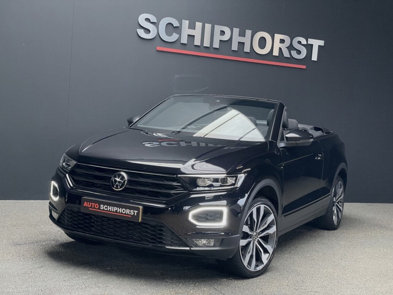 Volkswagen T-Roc Cabrio - Cabriolet Style 19 inch 30dkm btw black style - AutoWereld.nl