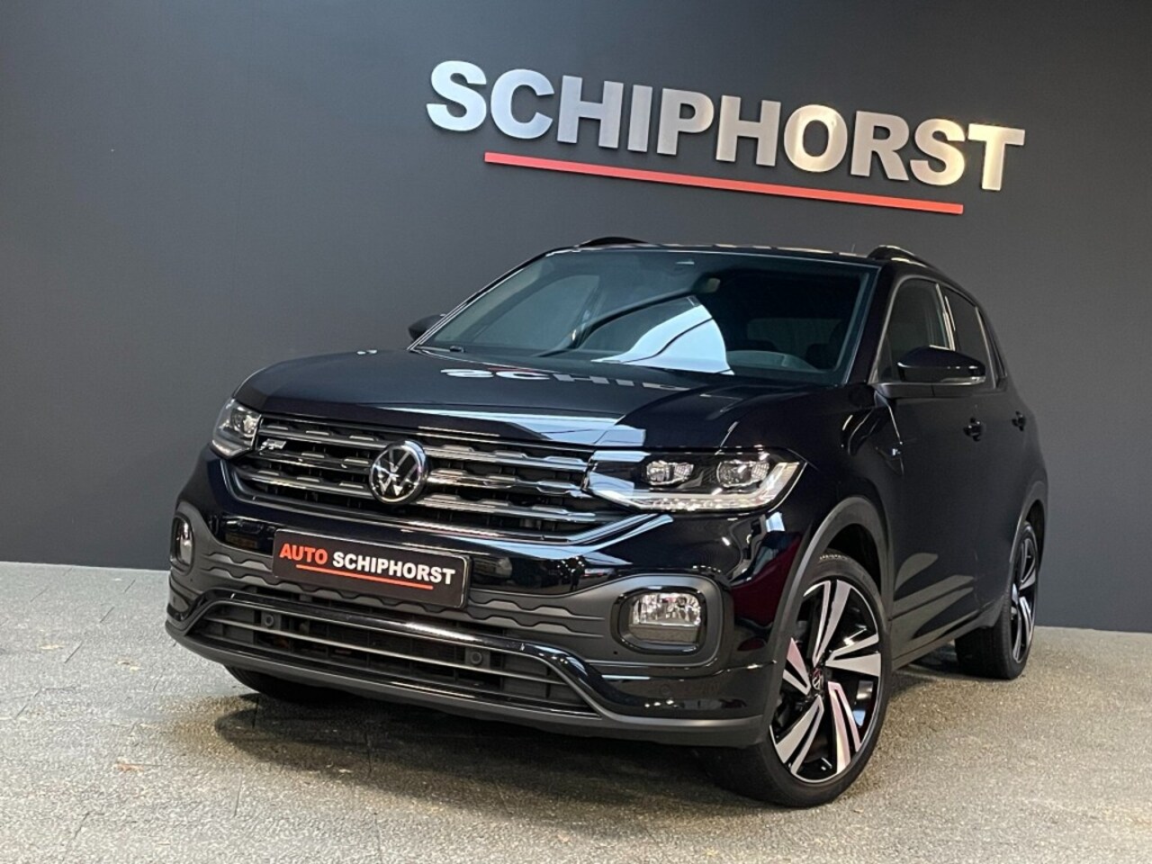 Volkswagen T-Cross - 1.0 Tsi DSG 2 X R-LINE 18 inch Navi Led Black Style - AutoWereld.nl