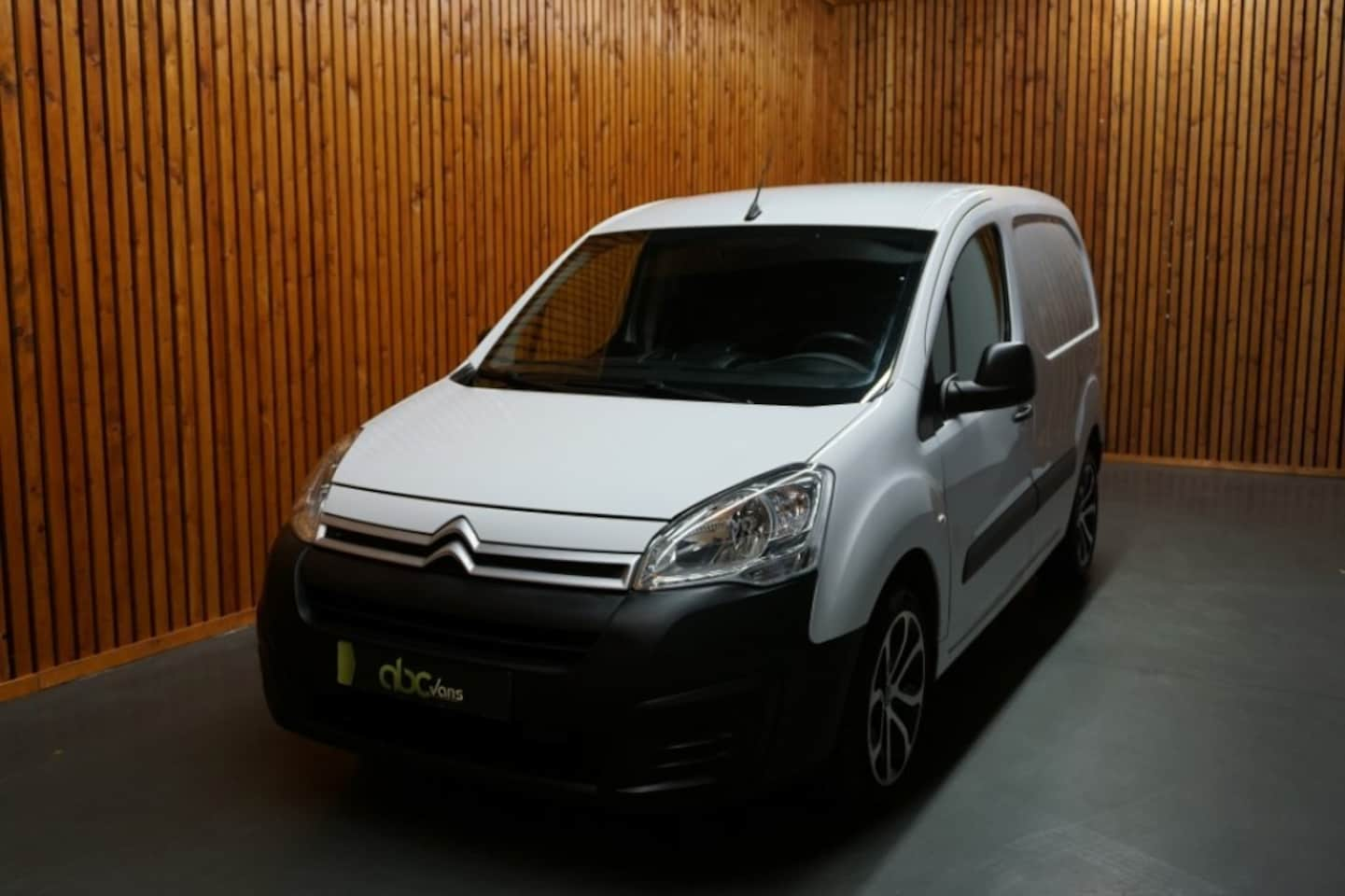 Citroën Berlingo - 1.6 BlueHDI BUSINESS ECONOMY/ AIRCO/ NAVIGATIE - AutoWereld.nl