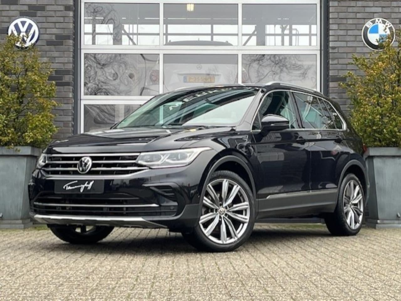 Volkswagen Tiguan - 1.4TSi 245PK EHYBRID - ELEGANCE - MATRIX IQ - 20 INCH - AutoWereld.nl