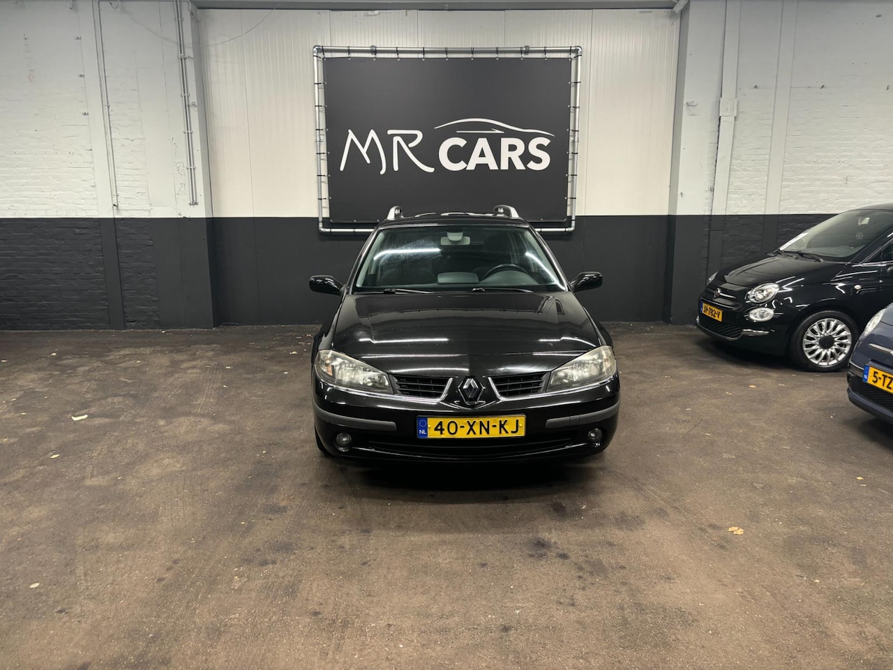 Renault Laguna Grand Tour - 2.0-16V Business clima/navi/pano - AutoWereld.nl