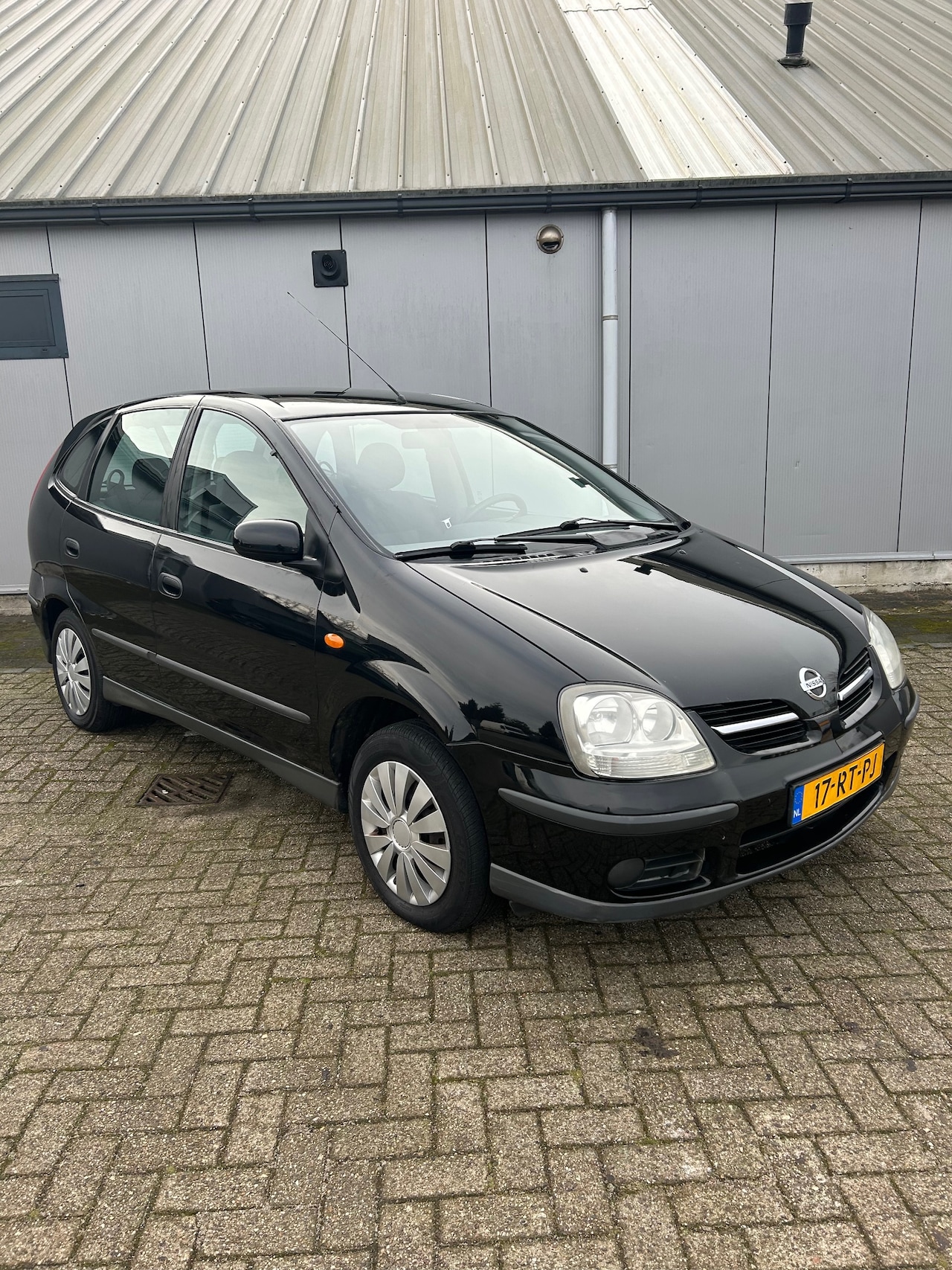 Nissan Almera Tino - 1.8 Visia - AutoWereld.nl