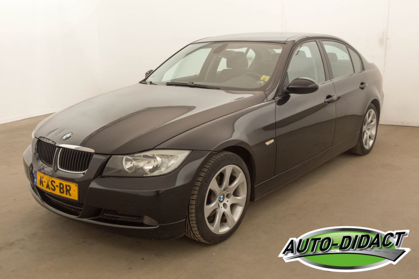 BMW 3-serie - 320i High Executive 320i High Executive - AutoWereld.nl