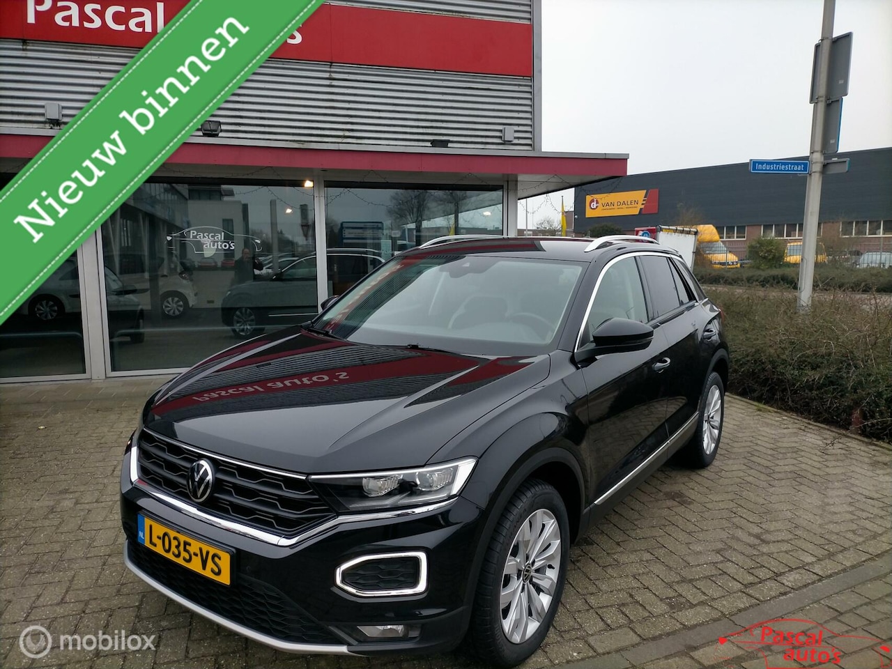 Volkswagen T-Roc - 1.5 TSI Sport dealer oh nieuwstaat - AutoWereld.nl