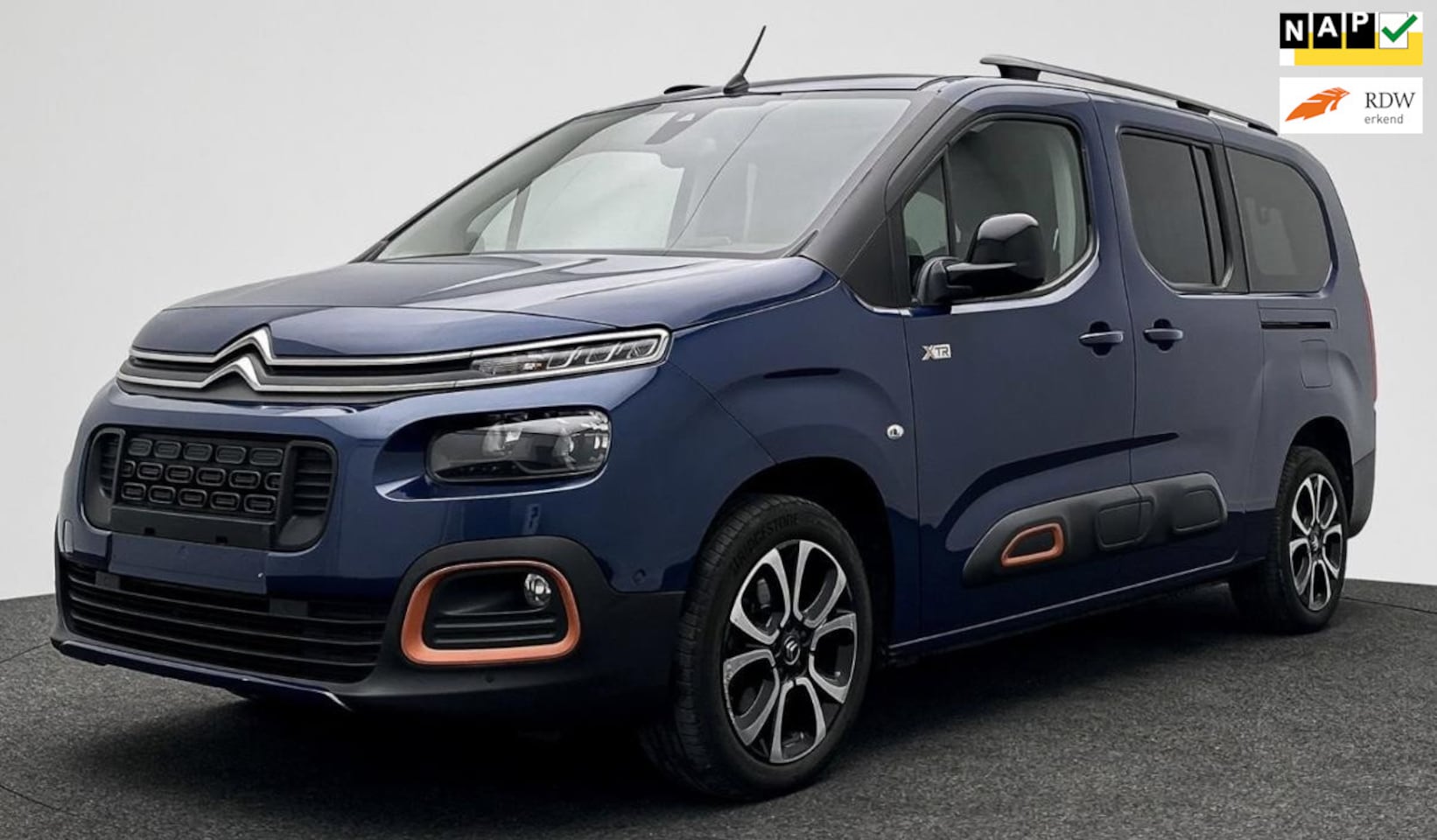 Citroën Berlingo XL - 1.2 Shine XTR Navi|Camera|Carplay|Cruise|Dealer Onderhouden !! - AutoWereld.nl