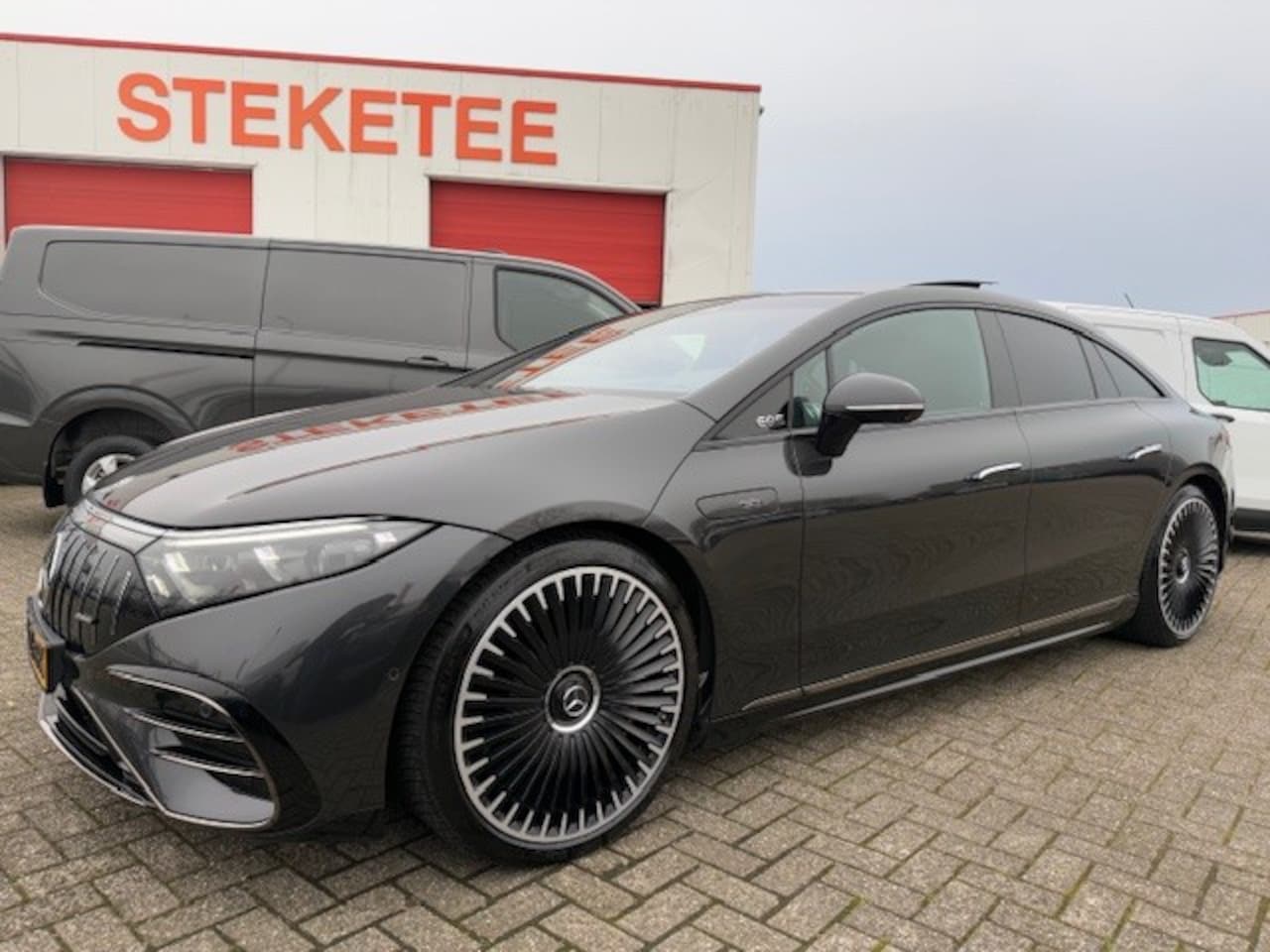 Mercedes-Benz EQS - AMG 53 4MATIC+ 108 kWh *Keramisch*Carbon*4wielsturing*Hyperscreen*Burmester - AutoWereld.nl