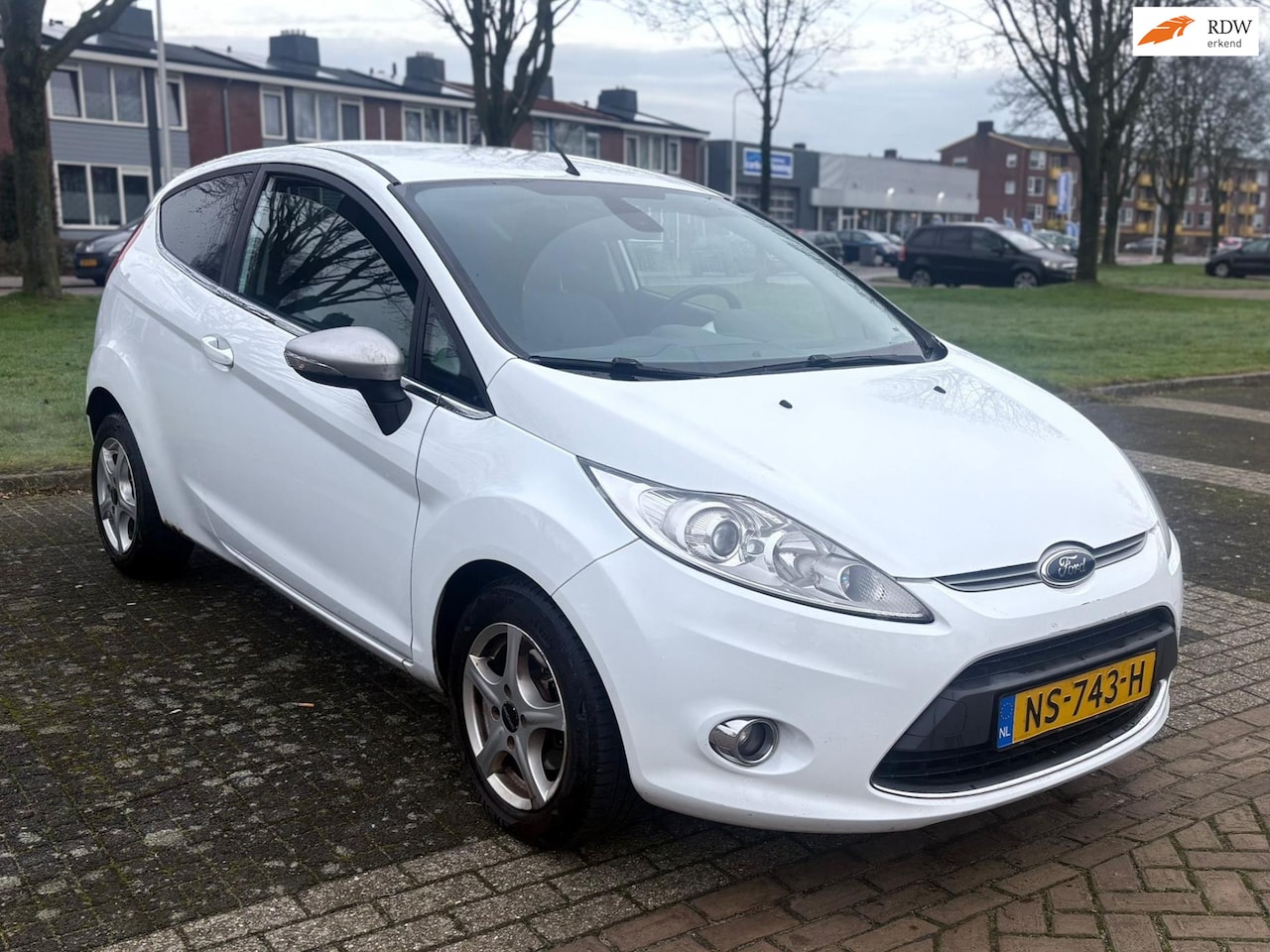 Ford Fiesta - 1.6 Ghia 1.6 Ghia - AutoWereld.nl