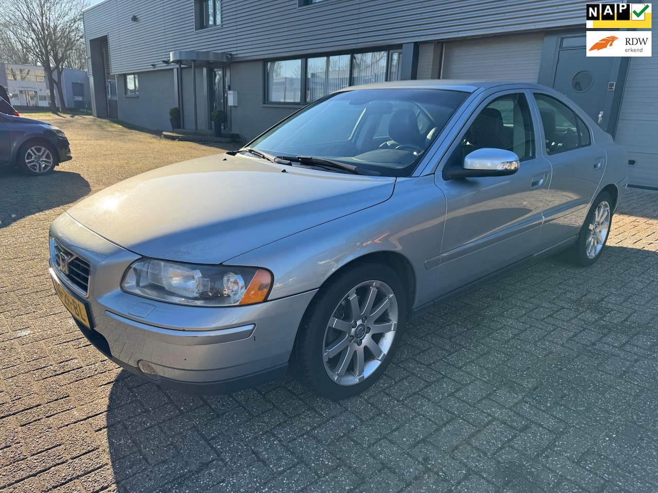 Volvo S60 - 2.4 Automaat Drivers Edition - AutoWereld.nl