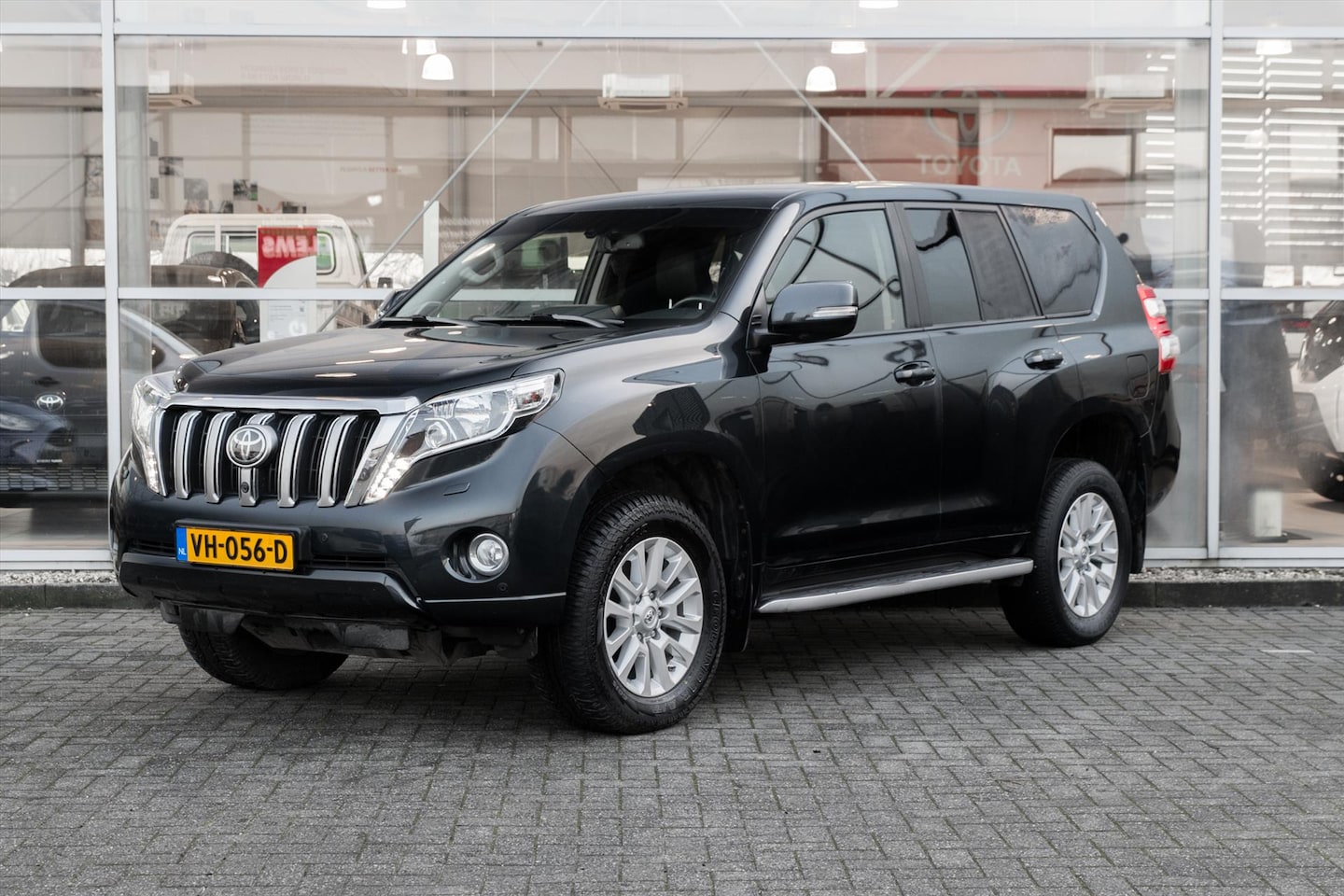 Toyota Land Cruiser - VAN 3.0 D-4D 190pk Aut. SX - AutoWereld.nl