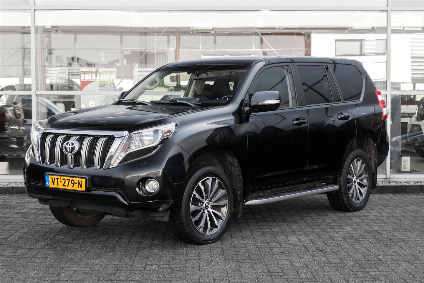 Toyota Land Cruiser - 2.8 D-4D 177pk BE Aut. SX - AutoWereld.nl