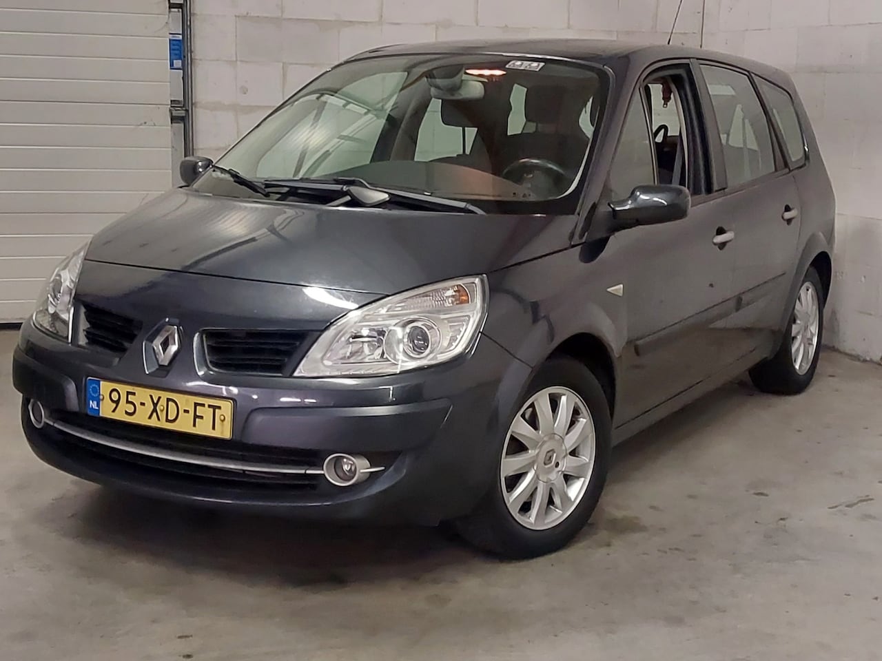 Renault Grand Scénic - 1.6-16V Tech Line 7Persoons NW APK NAVI - AutoWereld.nl