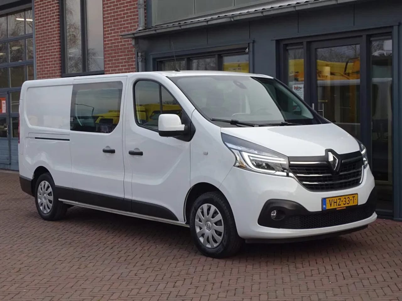 Renault Trafic - 2.0 DCI 120PK T29 L2H1 D.CABINE BUSINESS - AutoWereld.nl