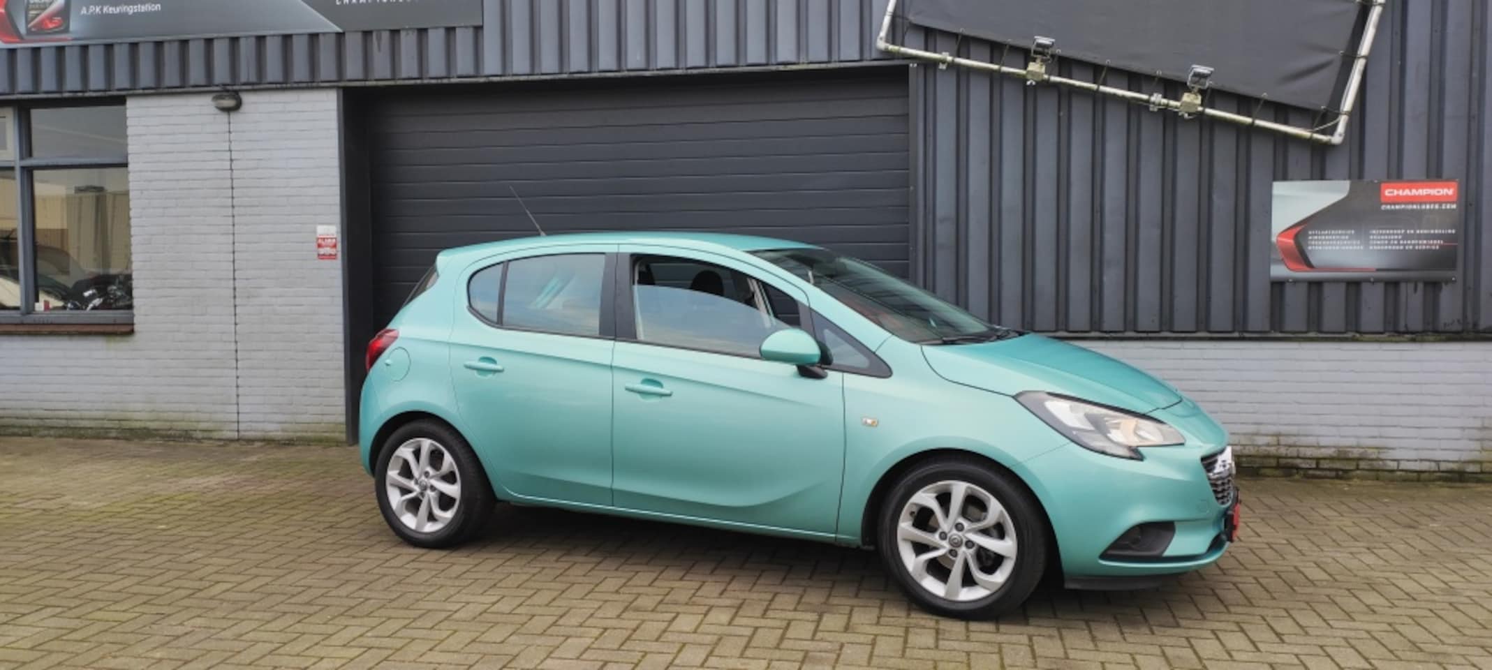 Opel Corsa - 1.4 Business+ Slechts 64.682 km. - AutoWereld.nl