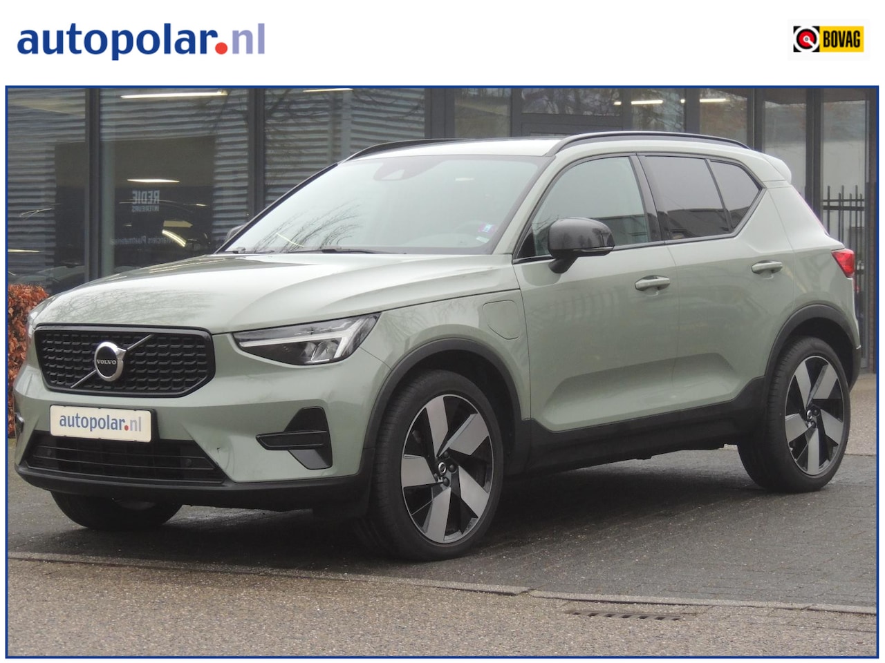 Volvo XC40 - 1.5 T4 Plug-in hybrid Plus Dark Sage Green/20inch/Camera/Electr. stoelverst. etc. - AutoWereld.nl