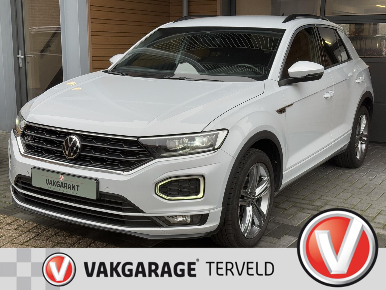 Volkswagen T-Roc - 1.5 TSI Sport R Line,Navi,Cruise,Trekhaak,Camera - AutoWereld.nl