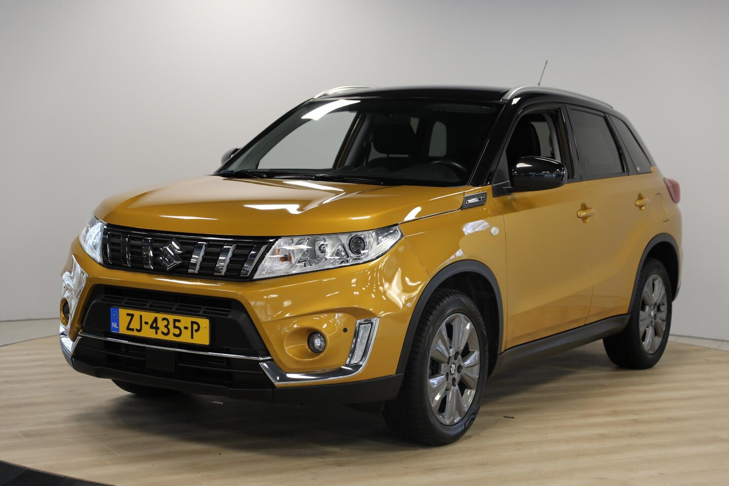 Suzuki Vitara - 1.0 Boosterjet Select | Trekhaak | Cruise | Camera - AutoWereld.nl