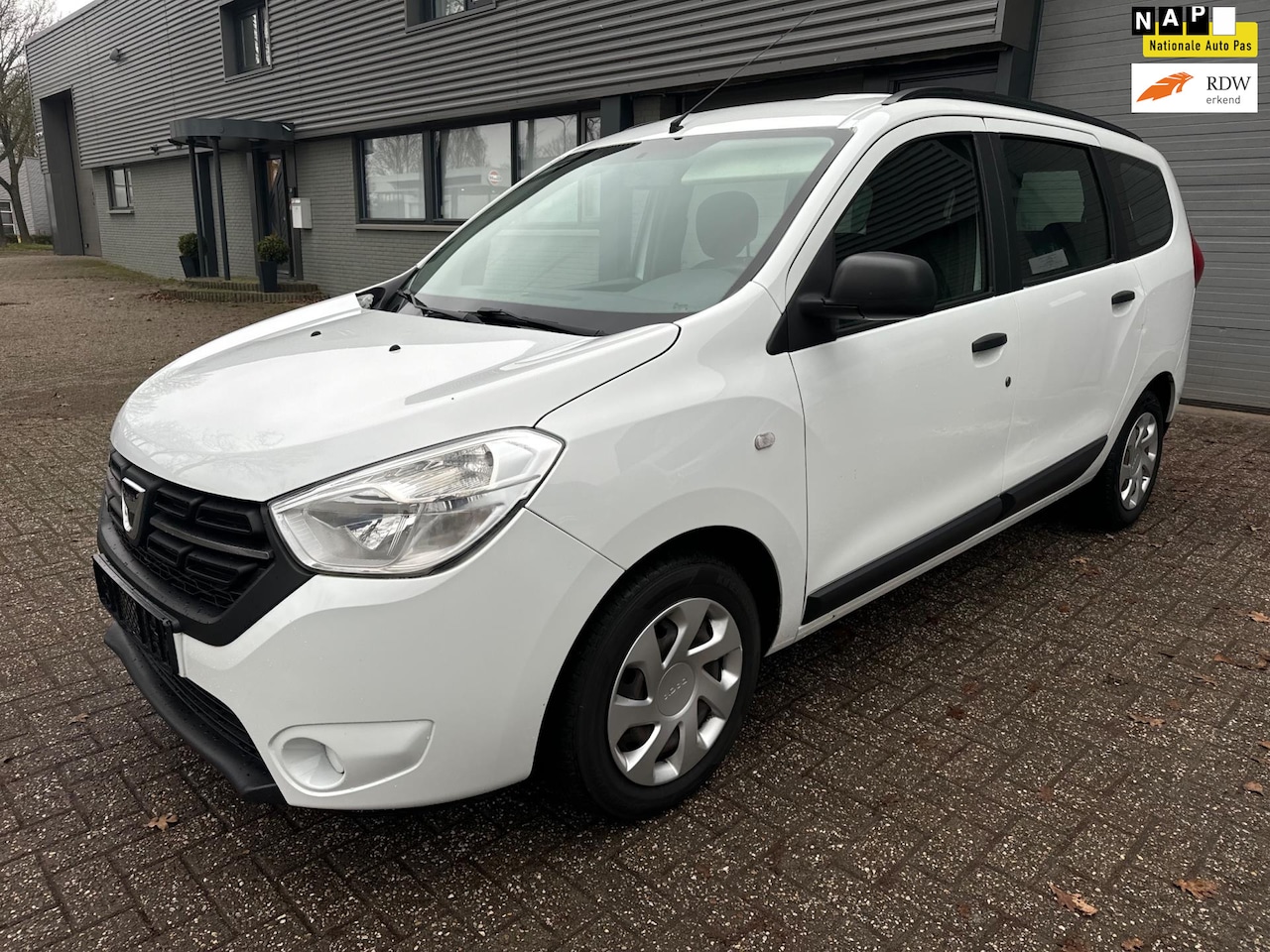 Dacia Lodgy - 1.2 Tce Lauréate 7persoons - AutoWereld.nl