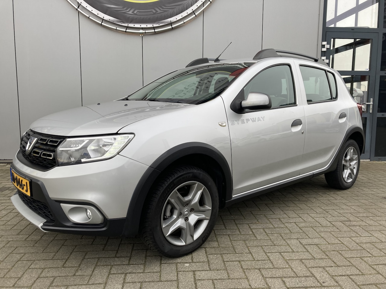 Dacia Sandero Stepway - 0.9 Camera | Trekhaak | NAP | Navi | Hoogzit - AutoWereld.nl