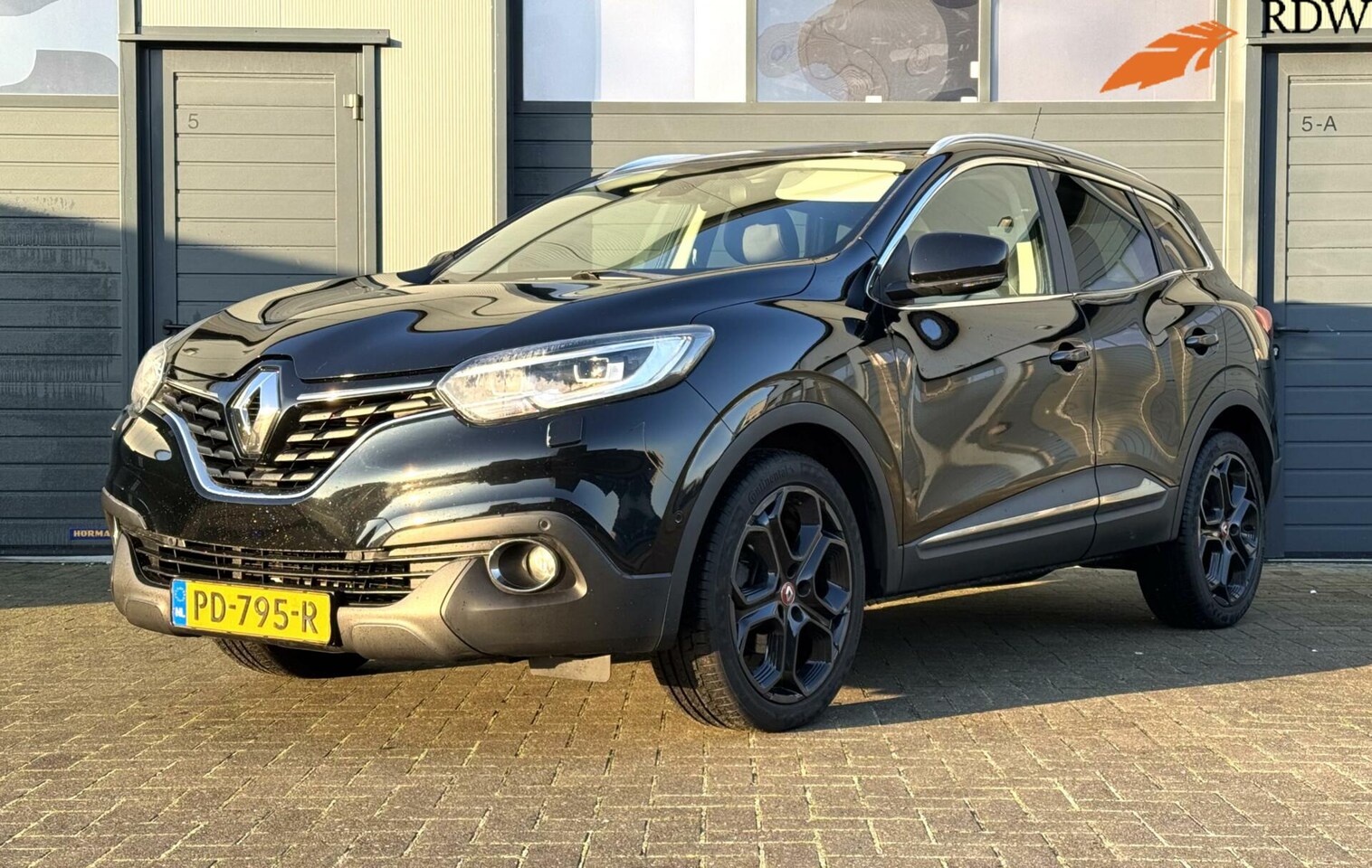 Renault Kadjar - 1.2 TCe 130pk Extase | AUTOMAAT |108.000 km NAP | Trekhaak | Leer | 19''| BOSE | - AutoWereld.nl