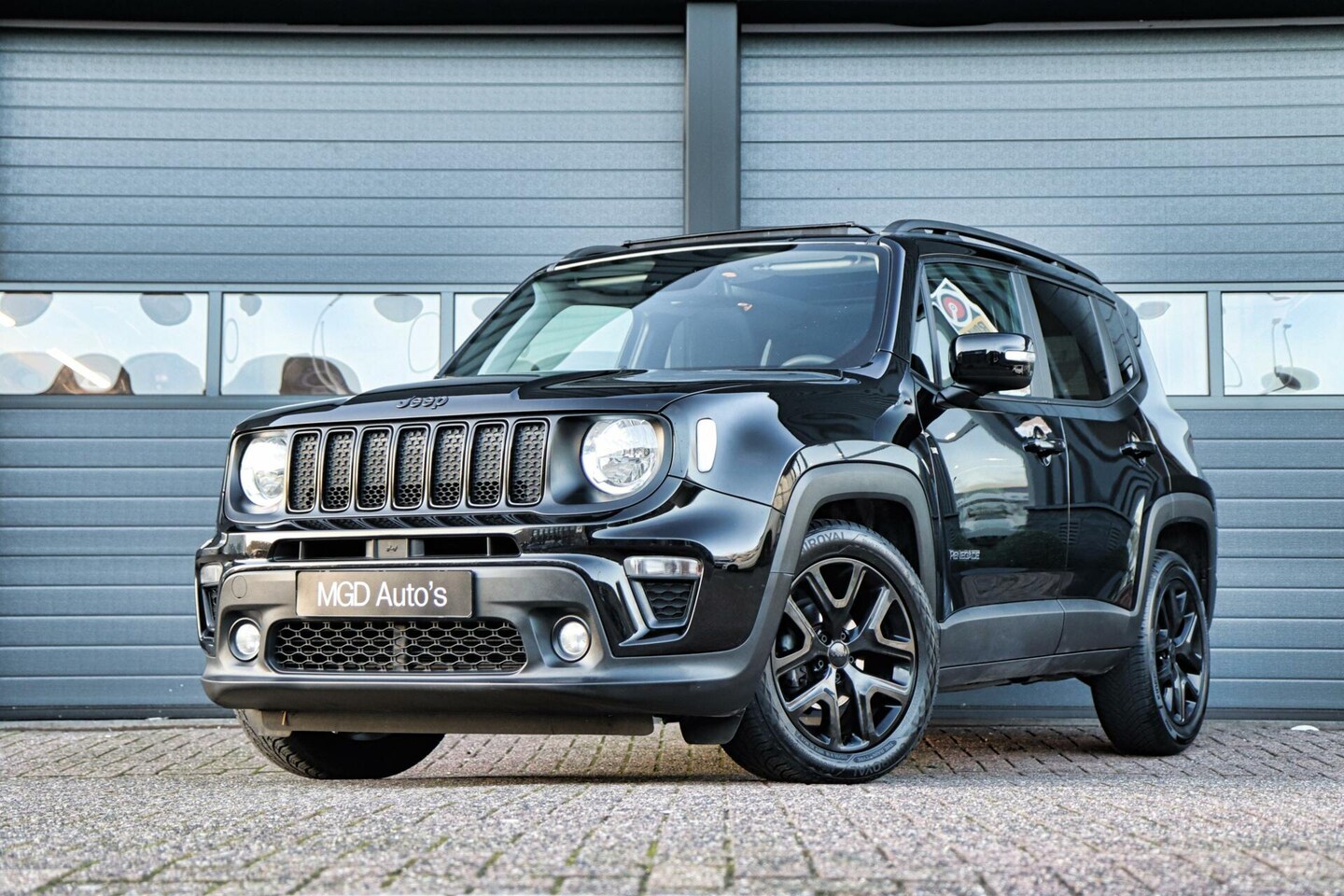 Jeep Renegade - 1.0T Black Pack /PANODAK/KEYLESS/PDC/CARPLAY/CRUISE/CLIMATE! - AutoWereld.nl