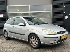 Ford Focus - 1.6-16V Ambiente