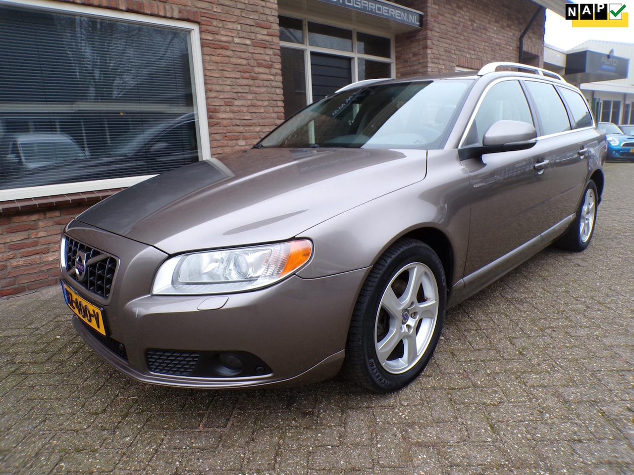 Volvo V70 - 2.0 D3 Summum Leder / Navi - AutoWereld.nl