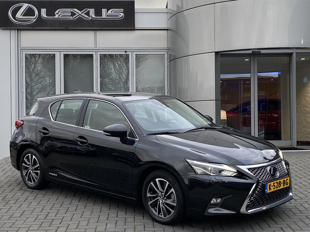 Lexus CT 200h - Ultimate Edition NL-AUTO PARK-SENSOR GROOTSCHERM-NAVI - AutoWereld.nl