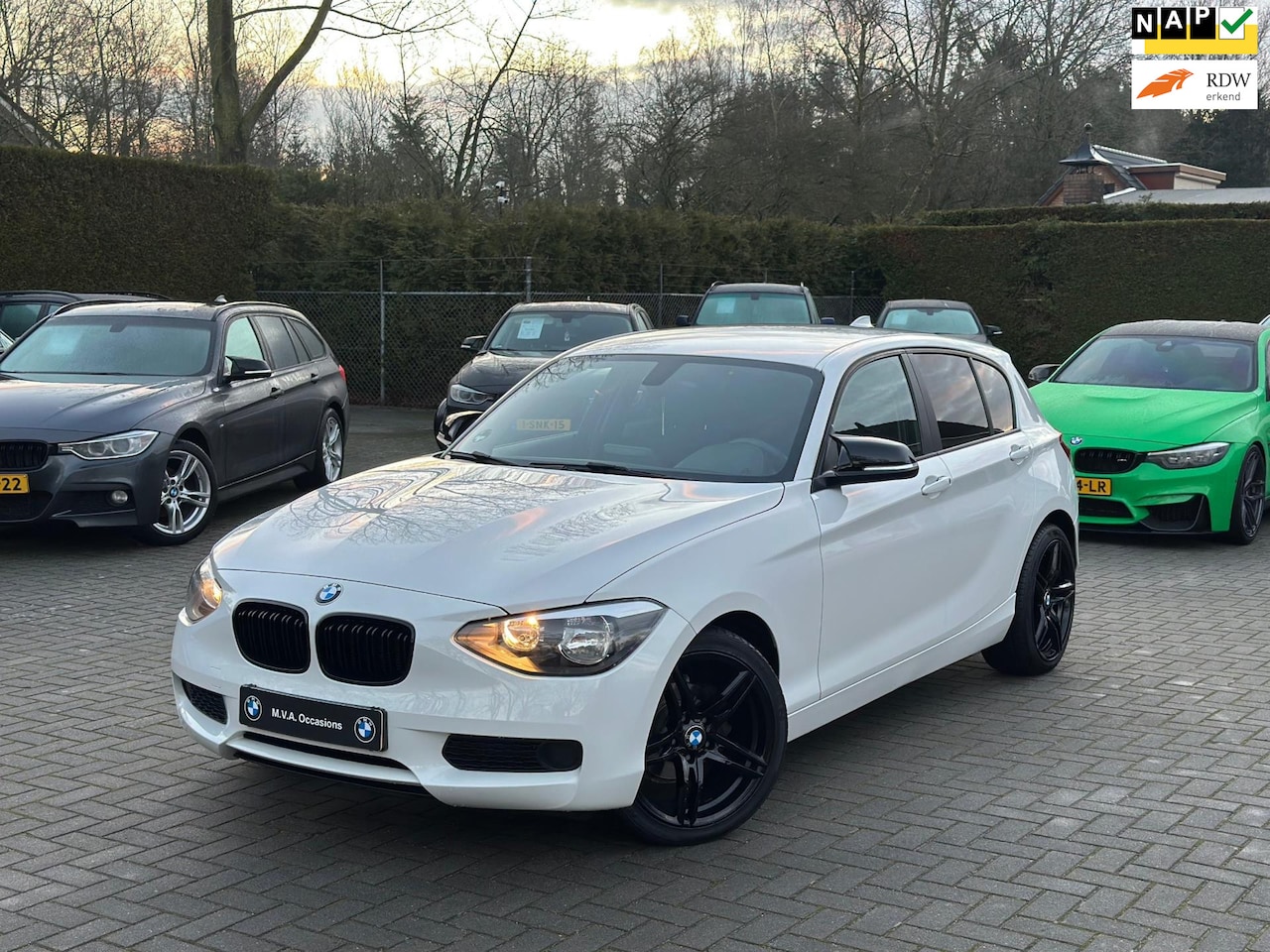 BMW 1-serie - 116i Business+|Nwe Ketting + Klepseals|Climate control|Airco|Nette staat.. - AutoWereld.nl