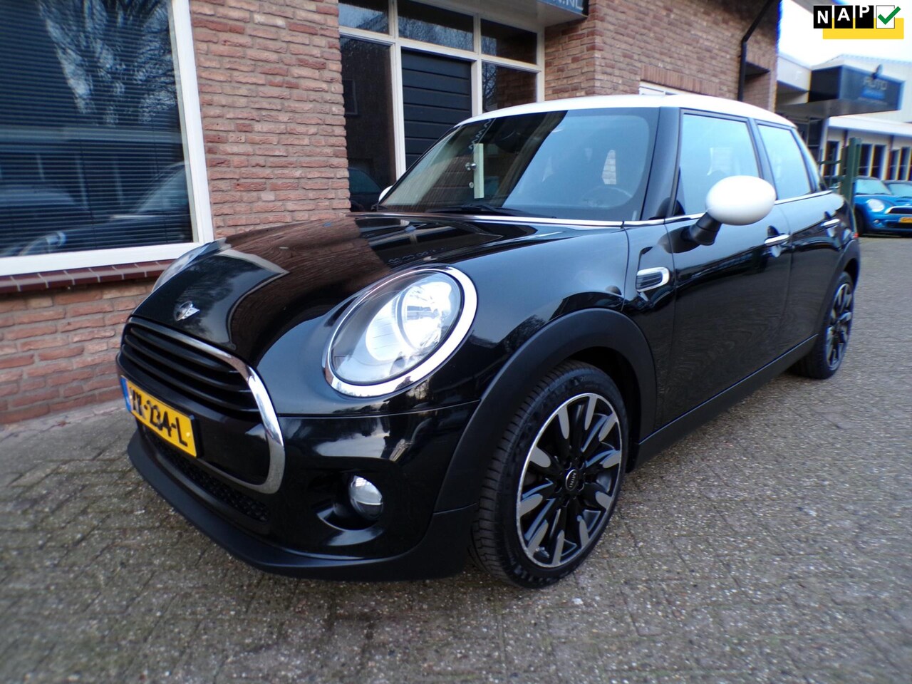 MINI Cooper - Mini 1.5 Chili Half leder / Navi / stoelverwarming - AutoWereld.nl