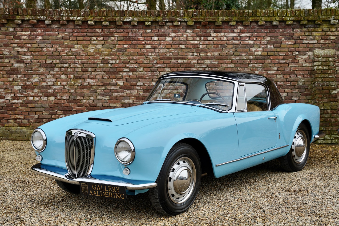 Lancia Aurelia - B24S Convertible 'Nardi equipped' Bare-metal restoration by specialists, Finished in blue - AutoWereld.nl