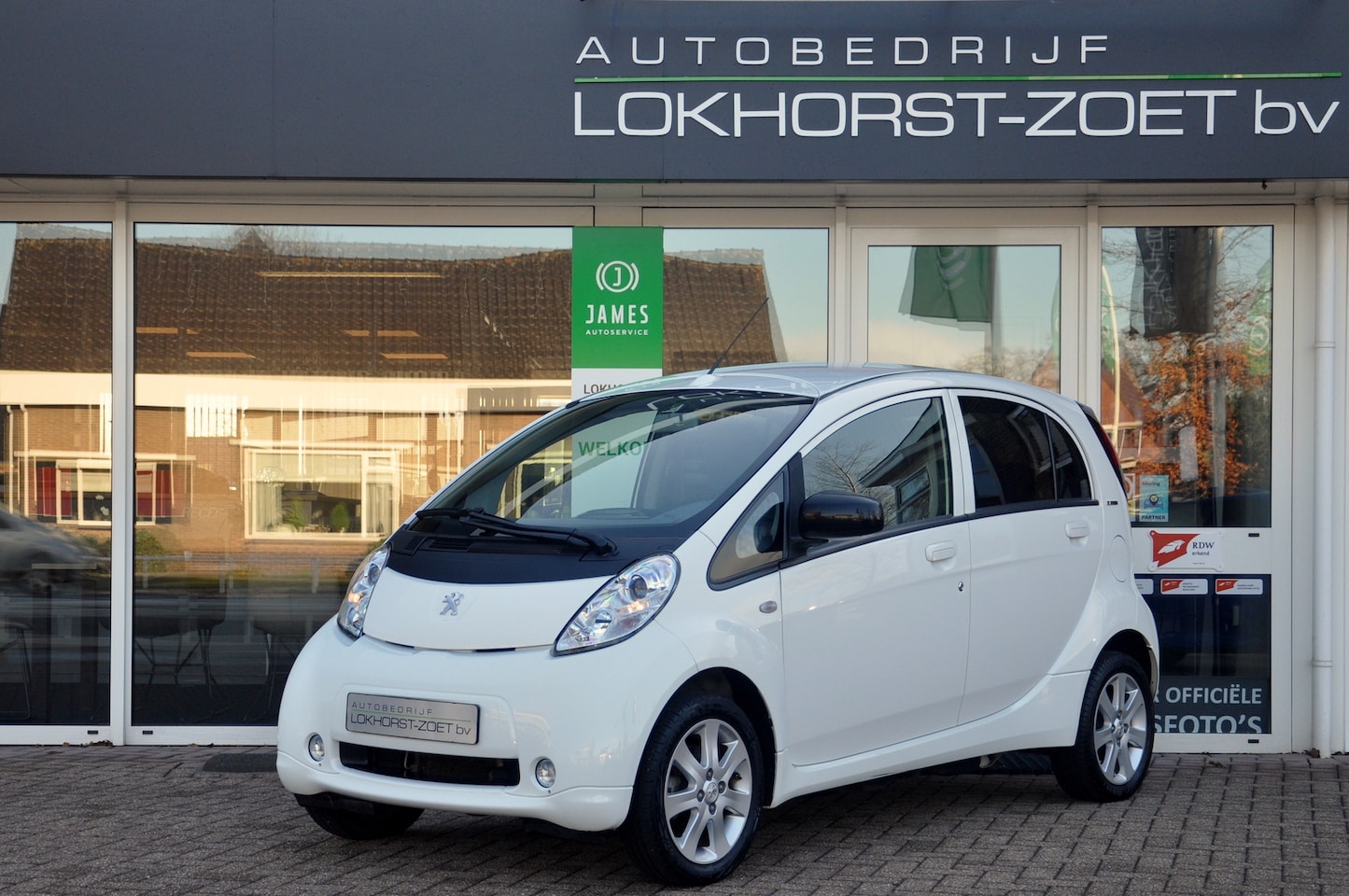 Peugeot iOn - Active 16 kWh | Clima | Bluetooth - AutoWereld.nl