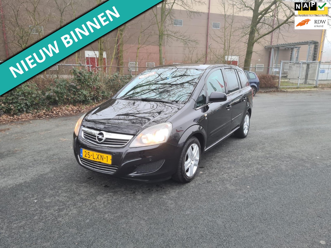 Opel Zafira - 1.6 111 years Edition NETTE AUTO MET PLEK VOOR 7 PERSONEN - AutoWereld.nl