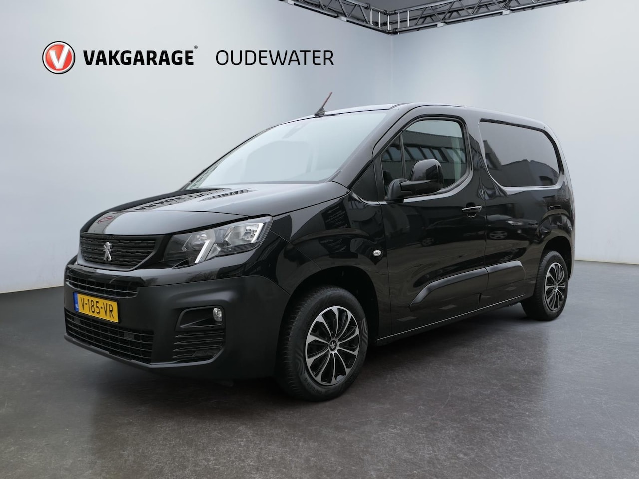 Peugeot Partner - 1.6 BlueHDI Asphalt * Camera * Keyless - AutoWereld.nl